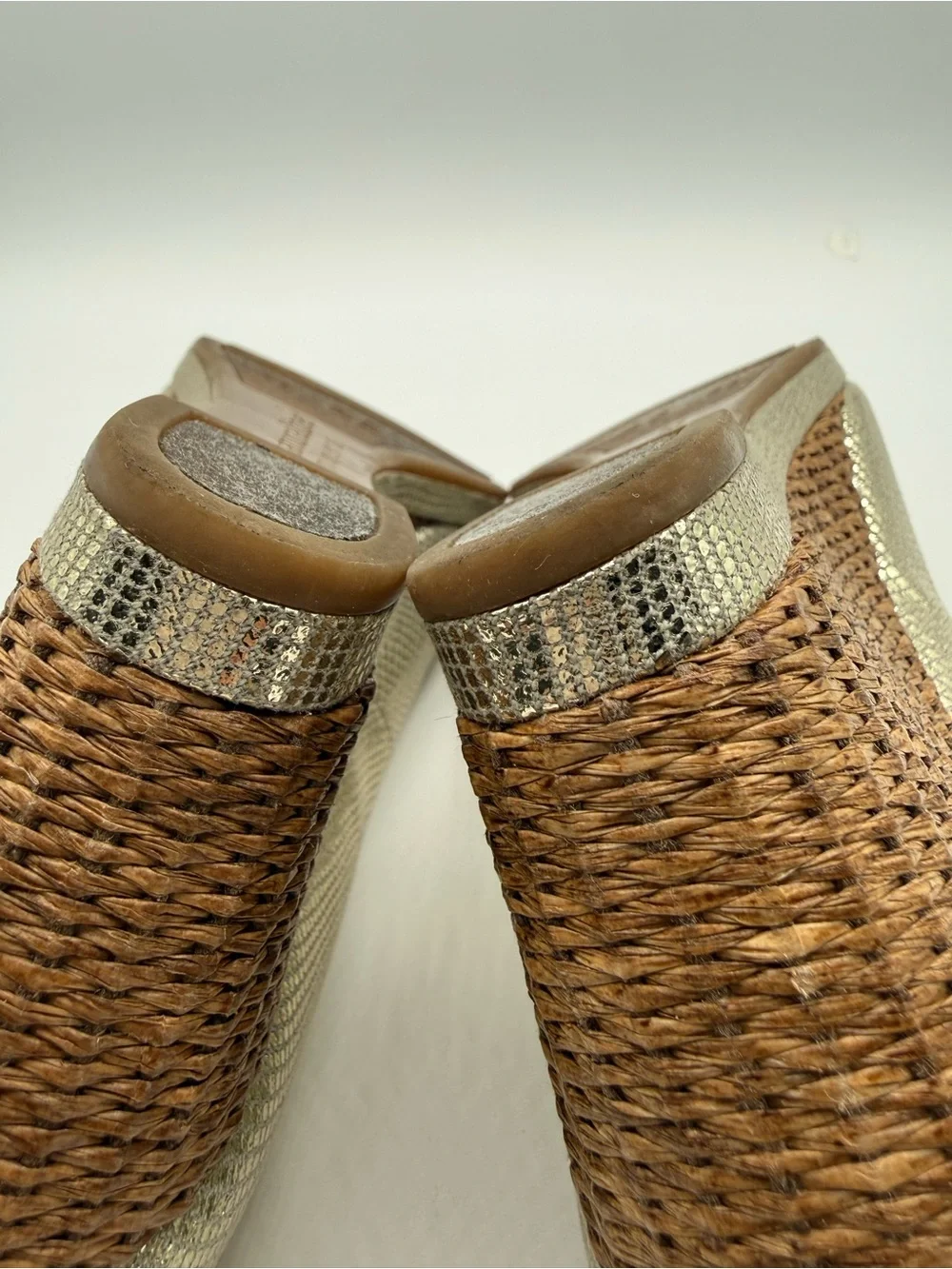 Naturalizer N5 Comfort Women’s Metallic Gold Peep Toe Wedge Pumps Textured Heel